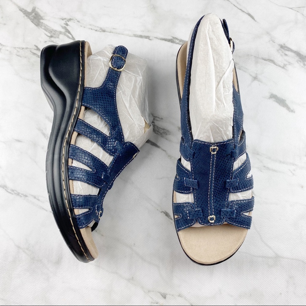 Clarks Lexi Marigold  Sandals Sz 9.5 *** NARROW*** Blue New